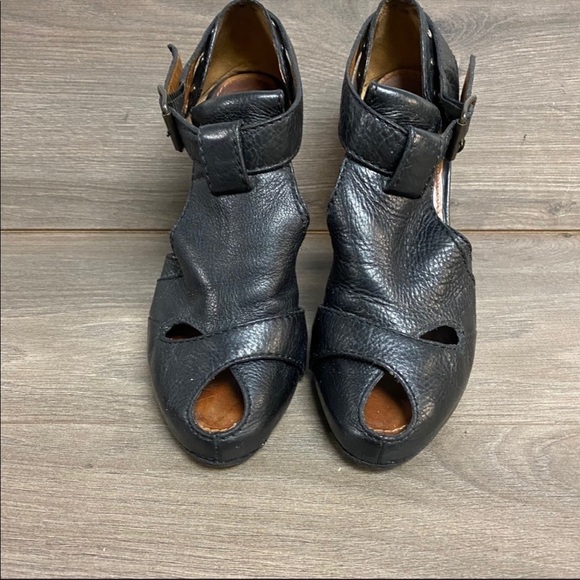 Givenchy | Vintage Chunky T Strap Peep Toe Heels - Picture 2 of 9